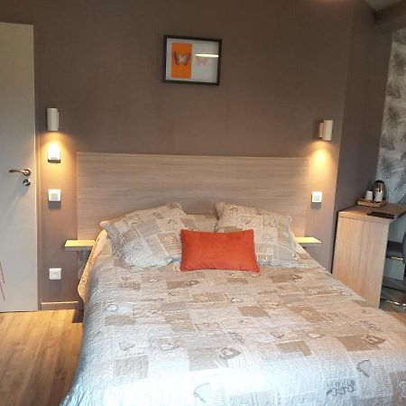 Bed and Breakfast Au petit bonheur à Saint-Martin-du-Frene Extérieur photo