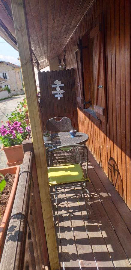 Bed and Breakfast Au petit bonheur à Saint-Martin-du-Frene Extérieur photo